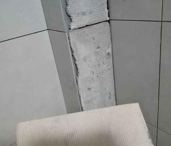 金平瓷砖空鼓维修公司分享下厨房瓷砖脱落的补救措施。